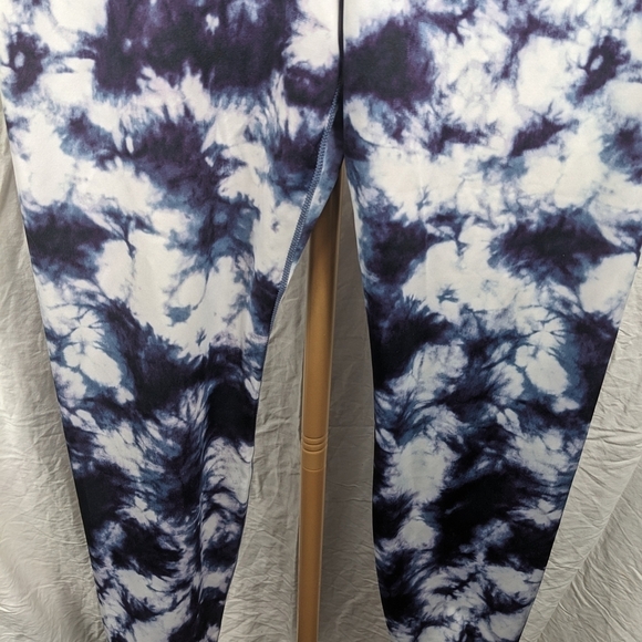 JoyLab Blue and White Leggings with Tie-Dye Pattern Sz L - Picture 4 of 7